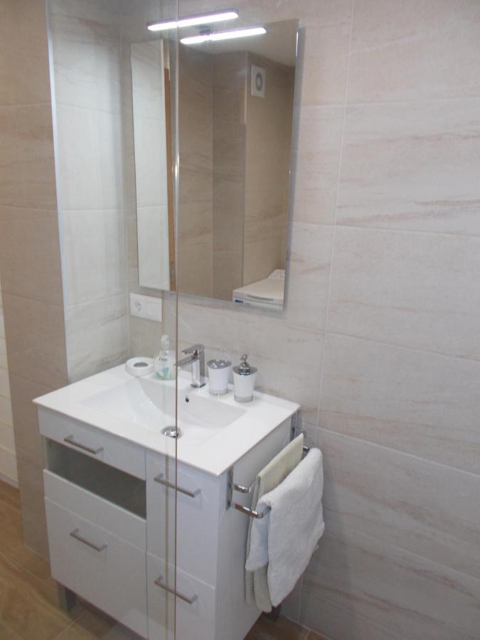 Benal Beach, Luxury Sea & Mountain View Beachside 1 Bedroom Apartment Benalmádena Dış mekan fotoğraf