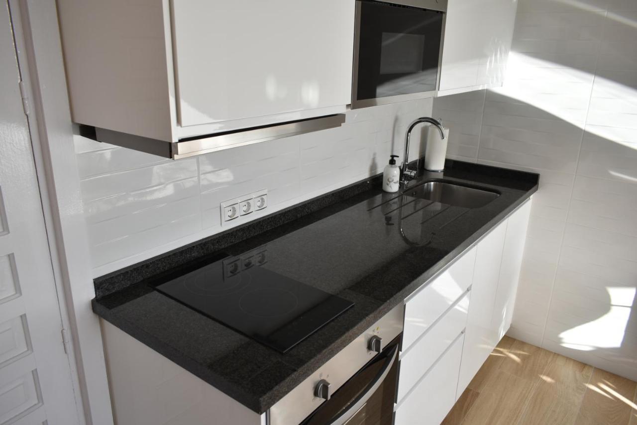 Benal Beach, Luxury Sea & Mountain View Beachside 1 Bedroom Apartment Benalmádena Dış mekan fotoğraf